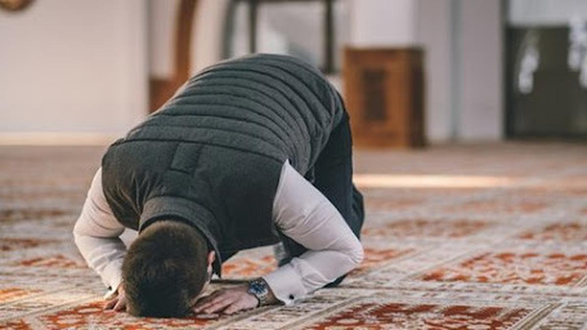 Cara Menjamak Dzuhur dan Ashar yang Benar: Panduan, Niat, dan Waktunya