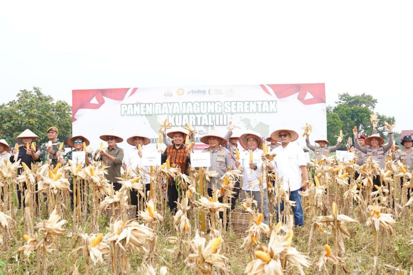 Kapolda Riau Pimpin Panen Raya Jagung Serentak Kuartal III di Pekanbaru