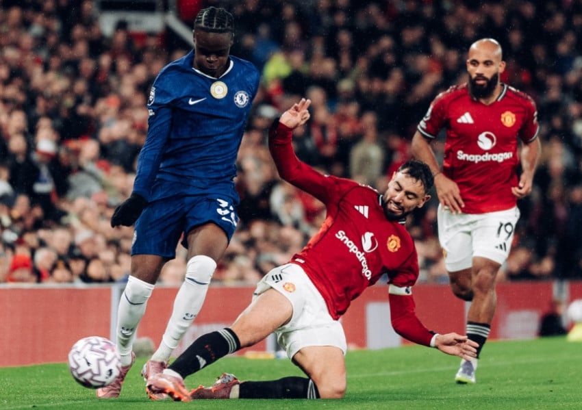 Liverpool Kokoh di Puncak, MU Tempel Chelsea