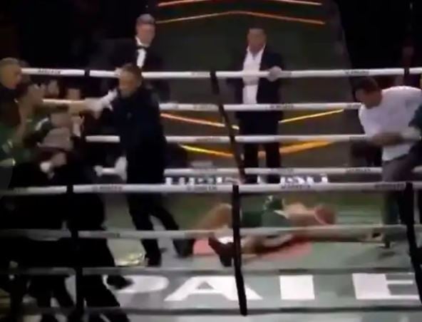 Legenda UFC, Wanderlei Silva, di-KO Pria Bertuksedo hingga Terkapar