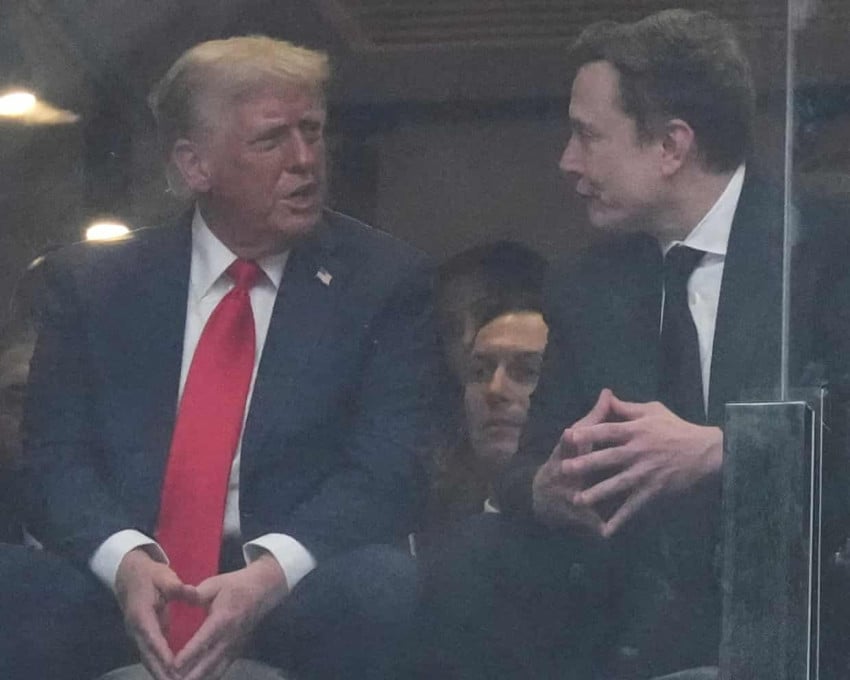 Setelah Perang Terbuka, Donald Trump dan Elon Musk Berjabat Tangan di Momen Duka: Sinyal Rekonsiliasi Dua Raksasa?
