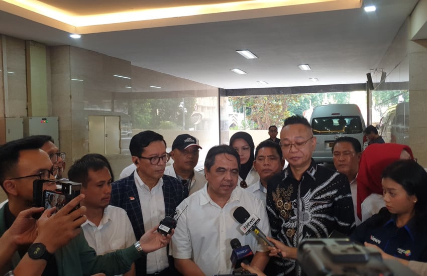 Ade Armando dan Peradi Bersatu Desak Polri Proses Hukum Roy Suryo Cs