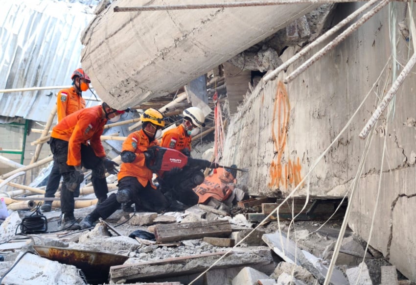 Tim Gabungan Petakan Titik Korban di Reruntuhan Bangunan Ponpes Al Khoziny