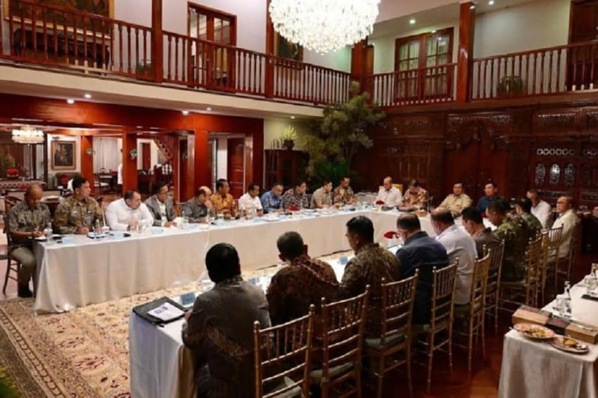 Panggil Kepala BGN, Prabowo Tegaskan Dapur MBG Wajib Punya Alat Tes Kit