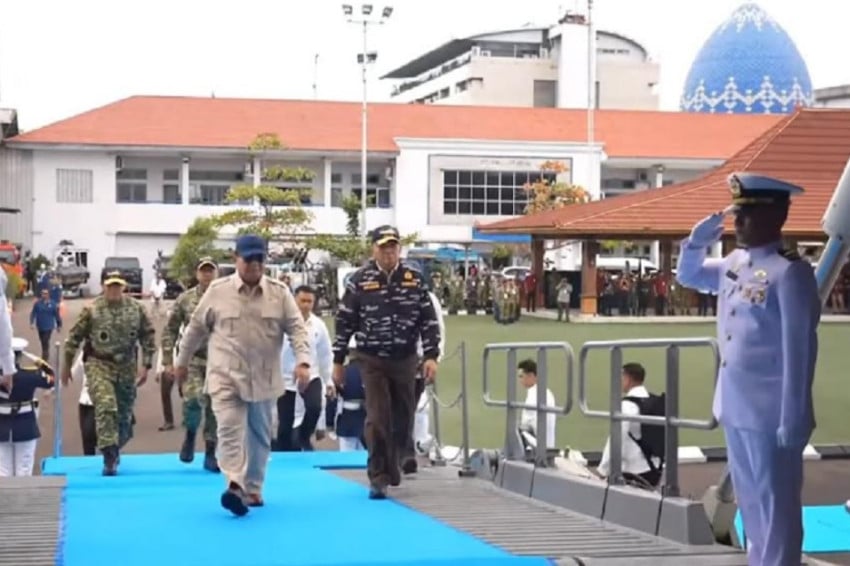 Prabowo Tiba di Kolinlamil untuk Saksikan Parade Kapal Perang di Teluk Jakarta