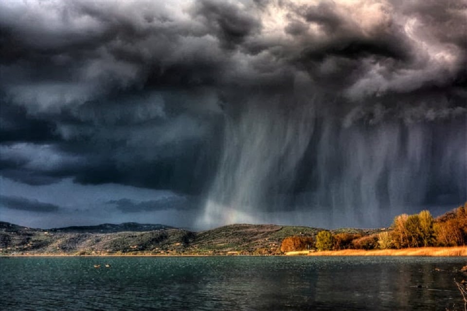 Proses Terjadinya Hujan dalam Pandangan Al Quran dan Sains