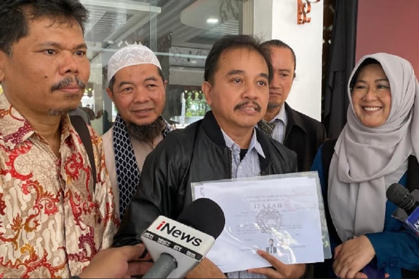 Roy Suryo Ungkap Tujuan Ziarah ke Makam Ayah dan Ibu Jokowi, Ternyata…