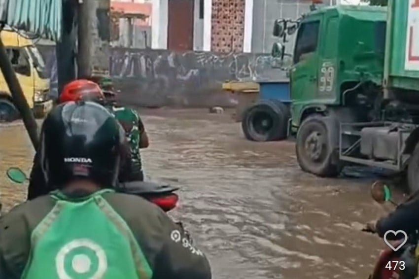 Tanggul di Sunda Kelapa Jebol, Arus Lalu Lintas di Penjaringan Macet Parah