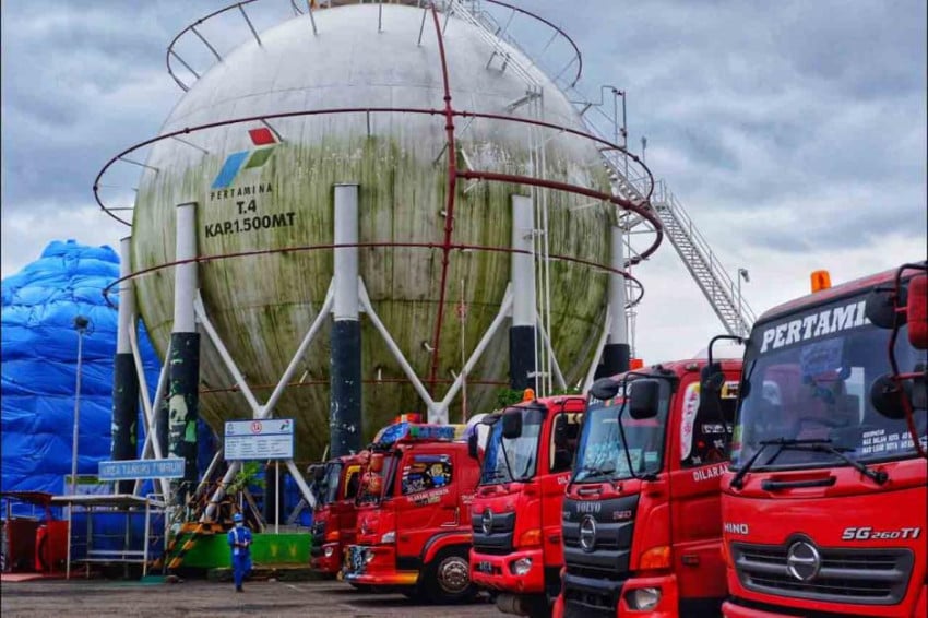 Terlanjur Impor BBM, Kementerian ESDM Bujuk Ulang SPBU Swasta Beli Base Fuel dari Pertamina
