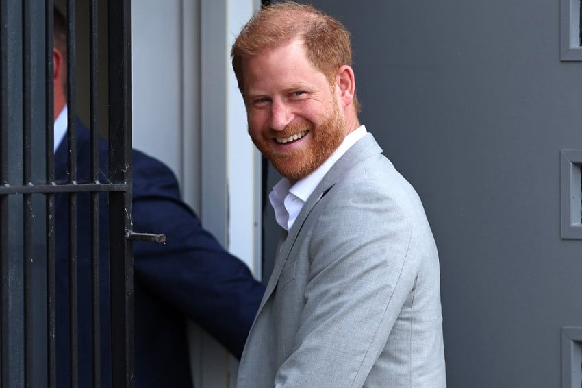 Kerajaan Inggris Ingatkan Pangeran Harry Bisa Kehilangan Gelarnya seperti Paman Andrew