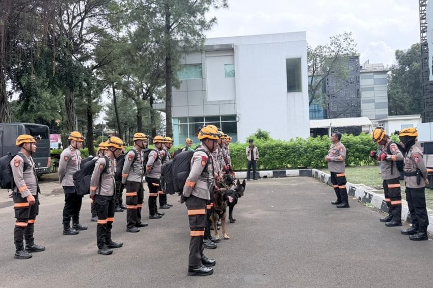 Anjing Pelacak K9 Dikerahkan Cari Korban Longsor Cisarua Bandung Barat