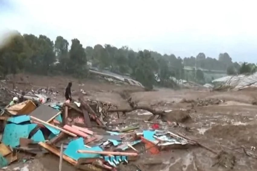 Tim SAR Temukan 25 Body Pack Korban Longsor Cisarua, 80 Orang Masih Dicari