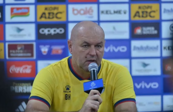 Bojan Hodak Persaingan Juara Bakal Sengit Hingga Akhir