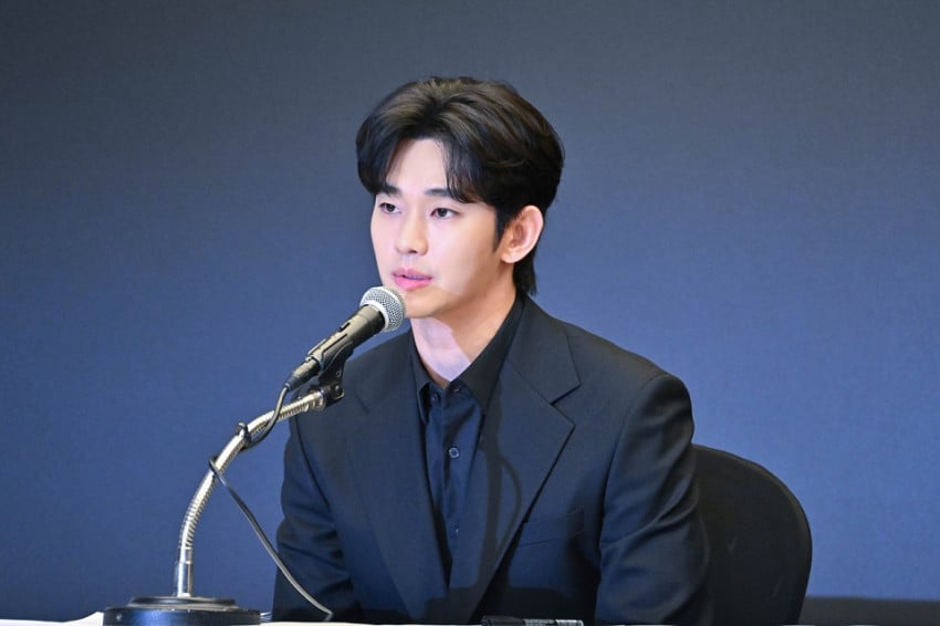 Gold Medalist Berterima Kasih kepada Penggemar yang Tetap Mendukung Kim Soo-hyun