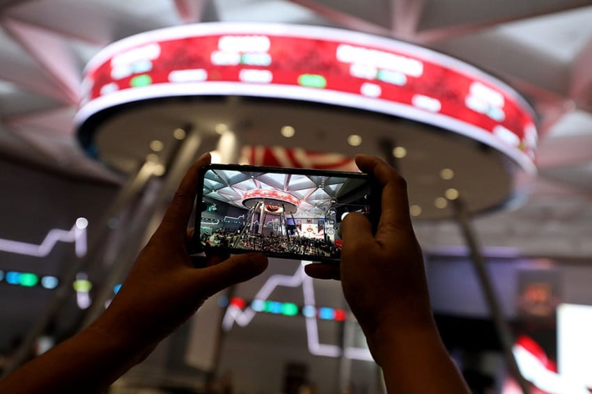 IHSG Tergelincir di Awal Sesi Sentuh 5.744, Transaksi Pagi Cetak Rp1,1 T
