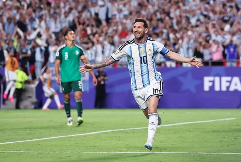 Start Mulus, Argentina Hajar Aljazair 3-0 Lewat Brace Messi