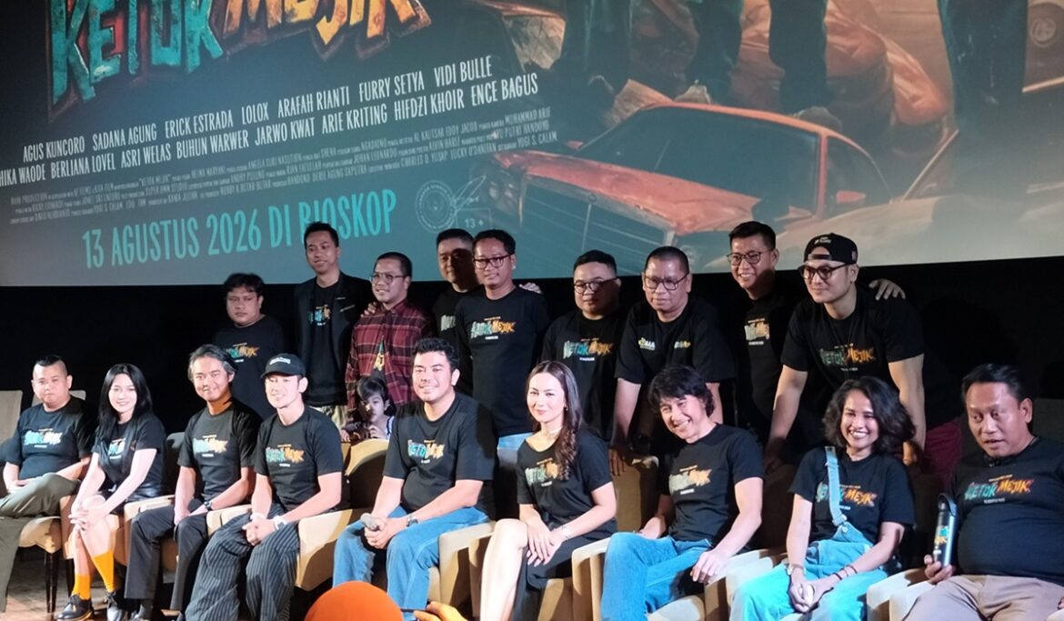 Film Ketok Mejik Drama Komedi Tentang Pahlawan di Kehidupan Nyata